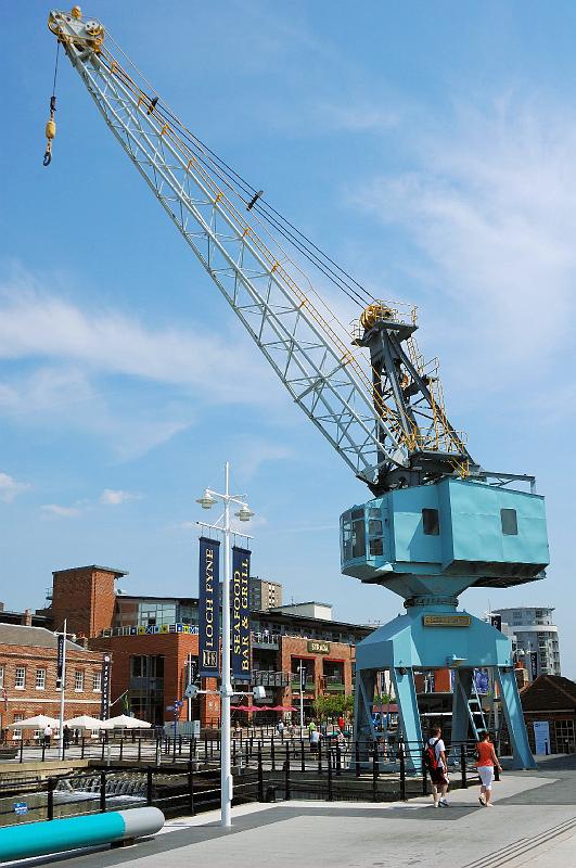 DSC_0229.jpg - Nikon D70s 2006 - Dockside crane at Gunwhalf Quays in Portsmouth.